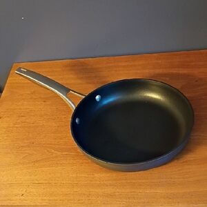 Calphalon 10" Frying Pan